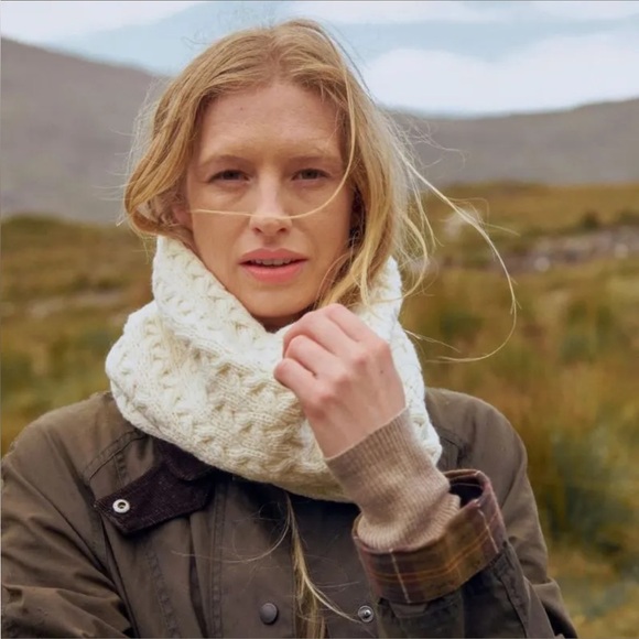 Irish wool wrap/ scarf Blarney Country Heritage Woolen Mills Ireland! - Picture 1 of 5